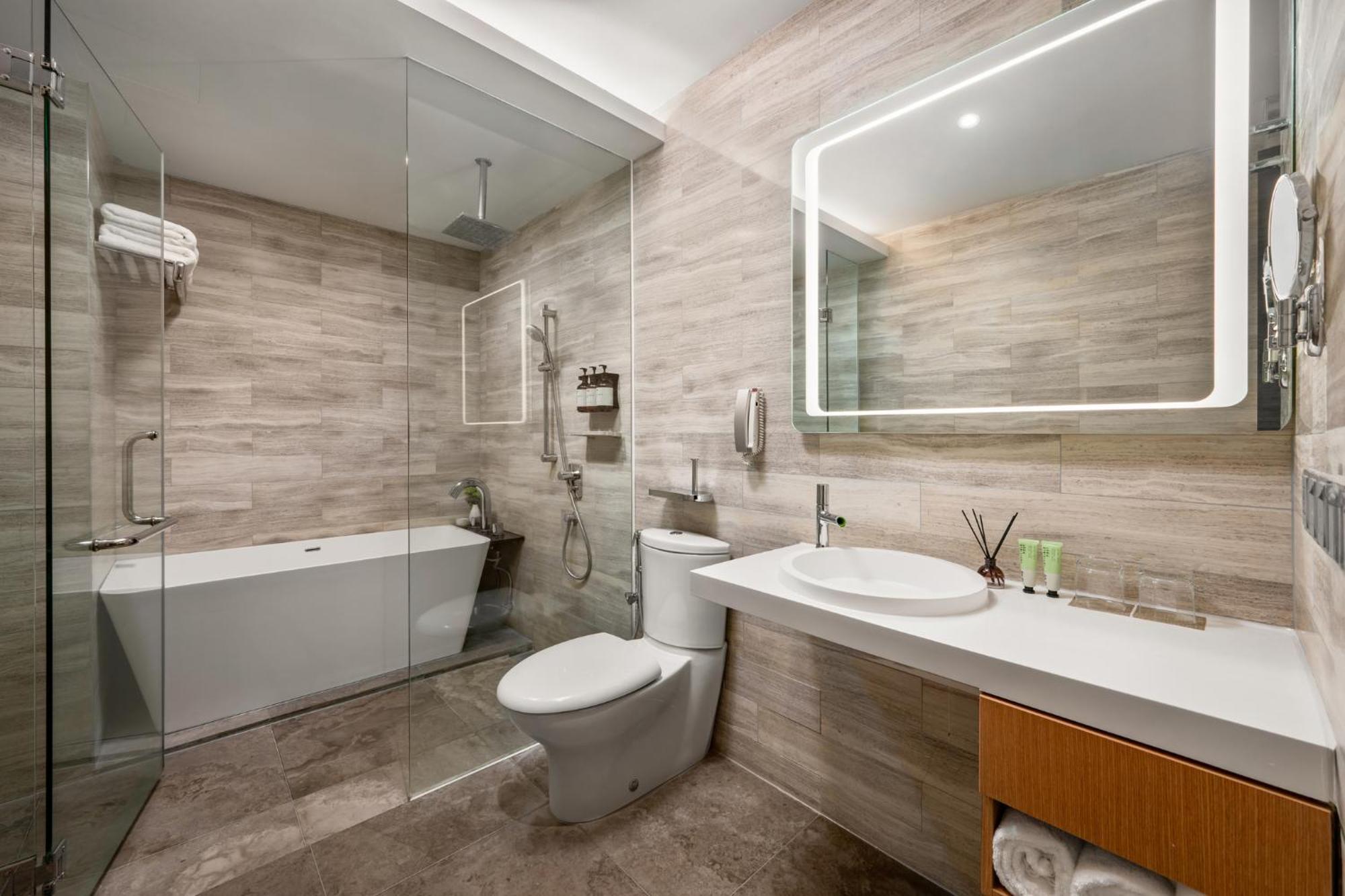 Fraser Place Puteri Harbour Nusajaya  Exterior photo Bathroom