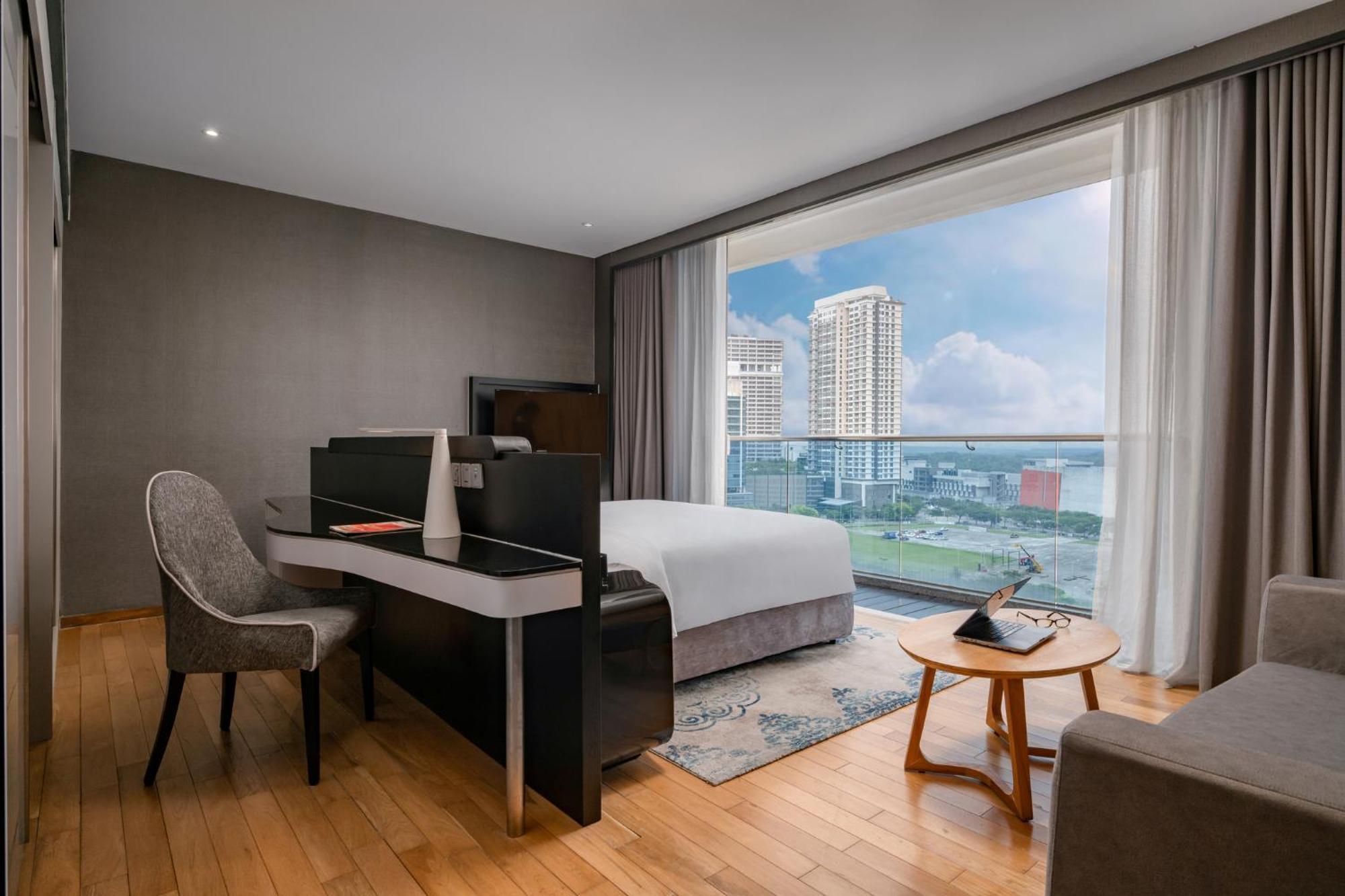 Fraser Place Puteri Harbour Nusajaya  Exterior photo Suite room
