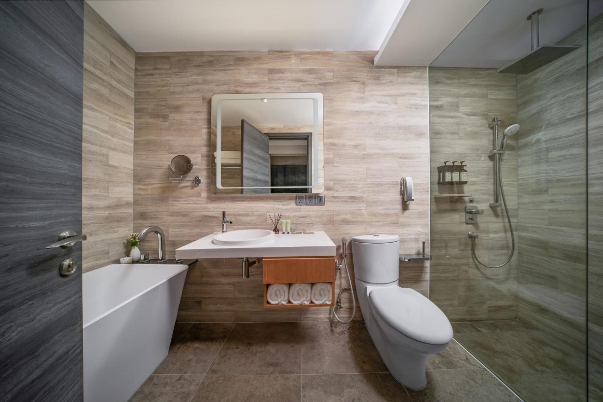 Fraser Place Puteri Harbour Nusajaya  Exterior photo Bathroom