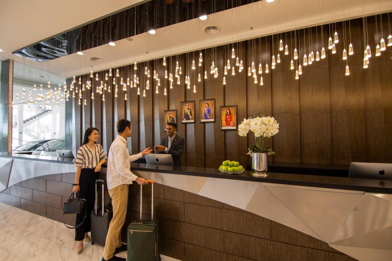 Fraser Place Puteri Harbour Nusajaya  Exterior photo The lobby of the hotel